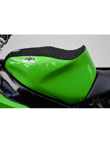 Antiskid FuelTank Mat – Traction Pad -75 x 55 cm With a 3M Glue – Stunt Windsurfing