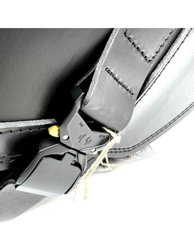 Black Saddlebag Custom + Frame for Indian Boober Twenty Rogue Sixty (20017-2024) Leather Solo Bag