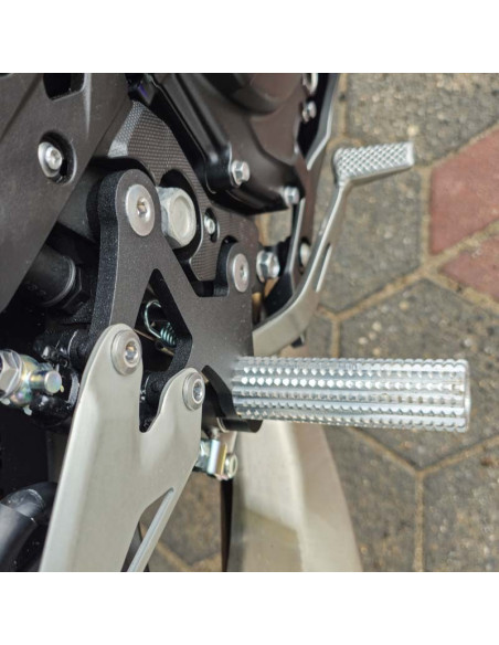 Front Sets Driver's Footrest Footpegs Kawasaki Z500 ABS (2024-2025) Stunt Gymkhana