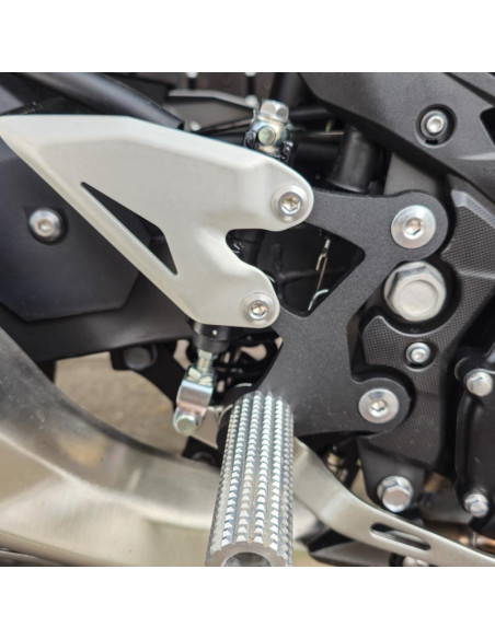Front Sets Driver's Footrest Footpegs Kawasaki Z500 ABS (2024-2025) Stunt Gymkhana