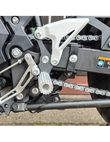 Front Sets Driver's Footrest Footpegs Kawasaki Z500 ABS (2024-2025) Stunt Gymkhana