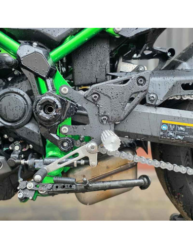 Front Sets Driver's Footrest Footpegs Kawasaki Z900 (2025-2026) Stunt Gymkhana