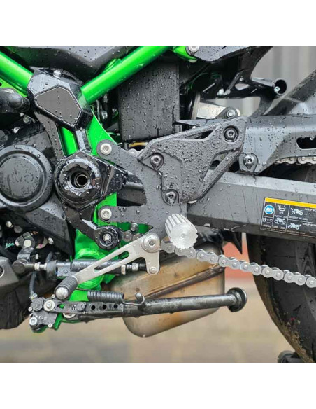 Front Sets Driver's Footrest Footpegs Kawasaki Z900 (2025-2026) Stunt Gymkhana