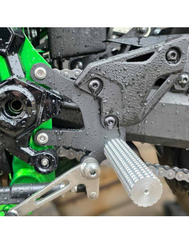 Front Sets Driver's Footrest Footpegs Kawasaki Z900 (2025-2026) Stunt Gymkhana