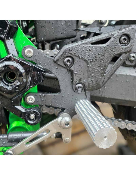 Front Sets Driver's Footrest Footpegs Kawasaki Z900 (2025-2026) Stunt Gymkhana